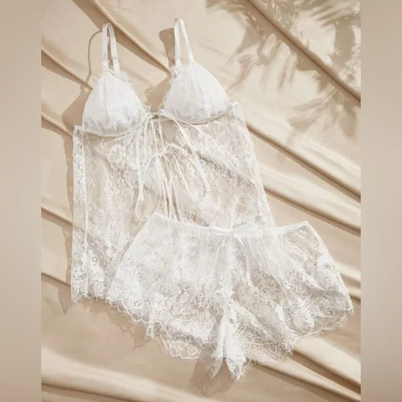 NEW White Lace Lingerie Set - Picture 4 of 4